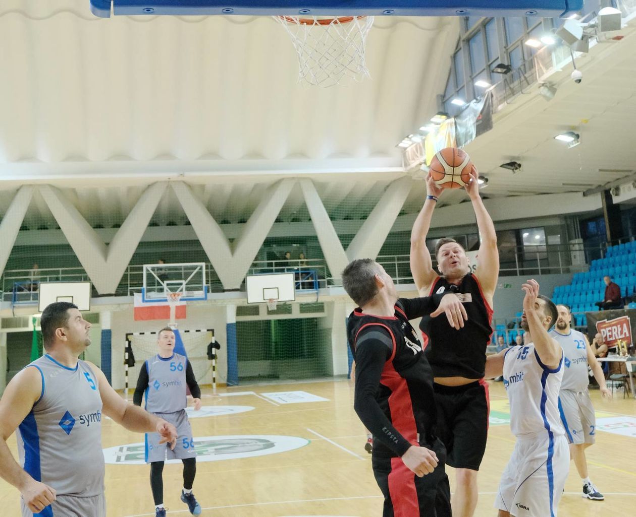  Turniej koszykówki: memoriał trenera Leszka Roupperta (zdjęcie 1) - Autor: Maciej Kaczanowski