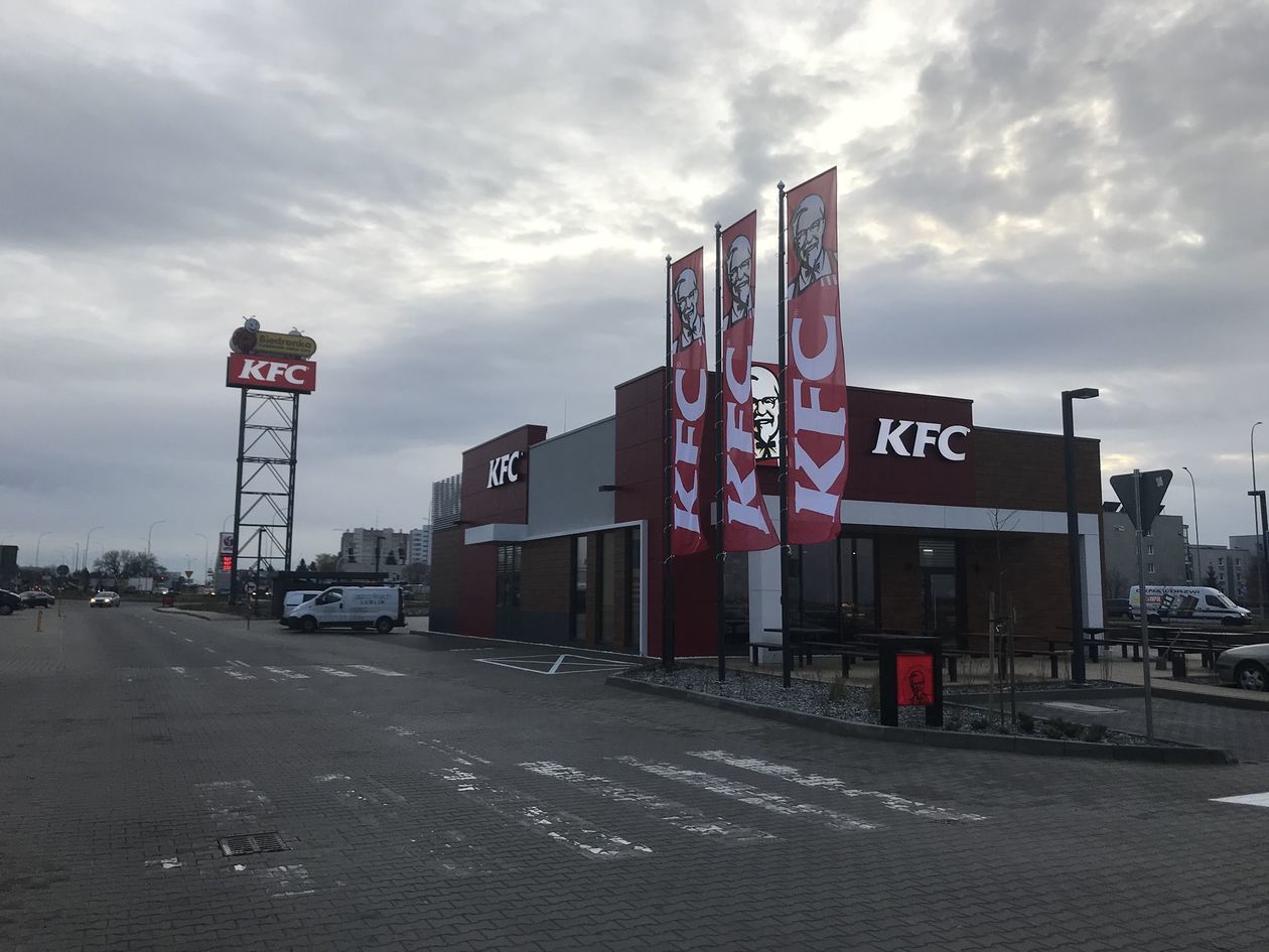  Otwarcie KFC w Zamościu (zdjęcie 1) - Autor: Bartecki Development