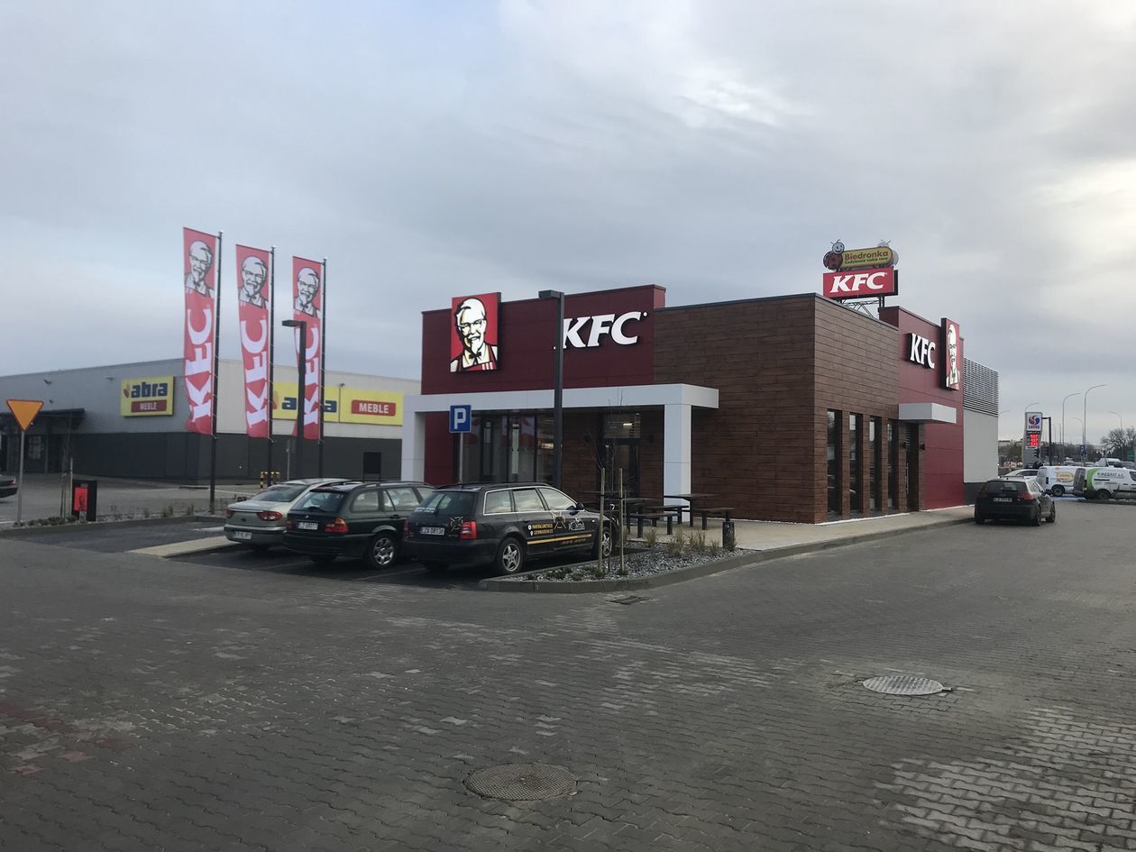  Otwarcie KFC w Zamościu (zdjęcie 1) - Autor: Bartecki Development