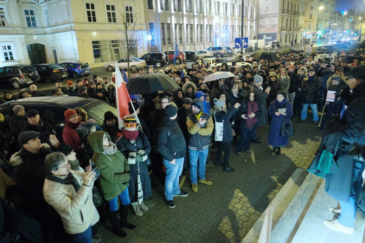  Protest przed Sądem Okręgowym w Lublinie (zdjęcie 1) - Autor: Maciej Kaczanowski