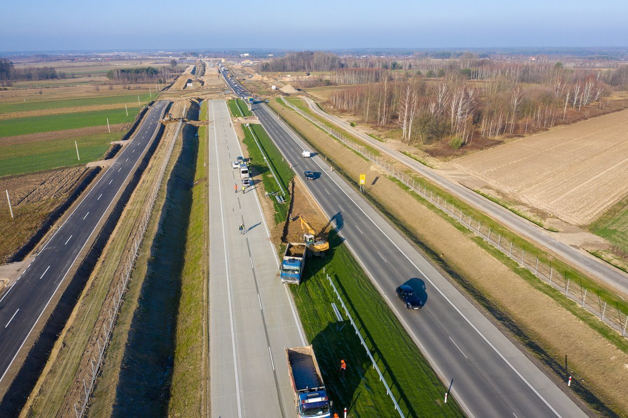  Budowa drogi S17. 6 grudnia 2019 (zdjęcie 1) - Autor: GDDKiA/Krzysztof Nalewajko