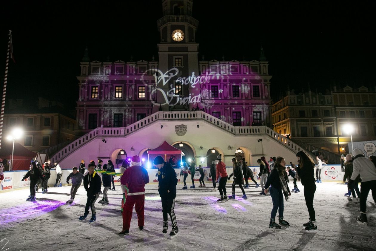  Zamość jak z bajki. Rynek Wielki już oświetlony na święta (zdjęcie 1) - Autor: Kazimierz Chmiel