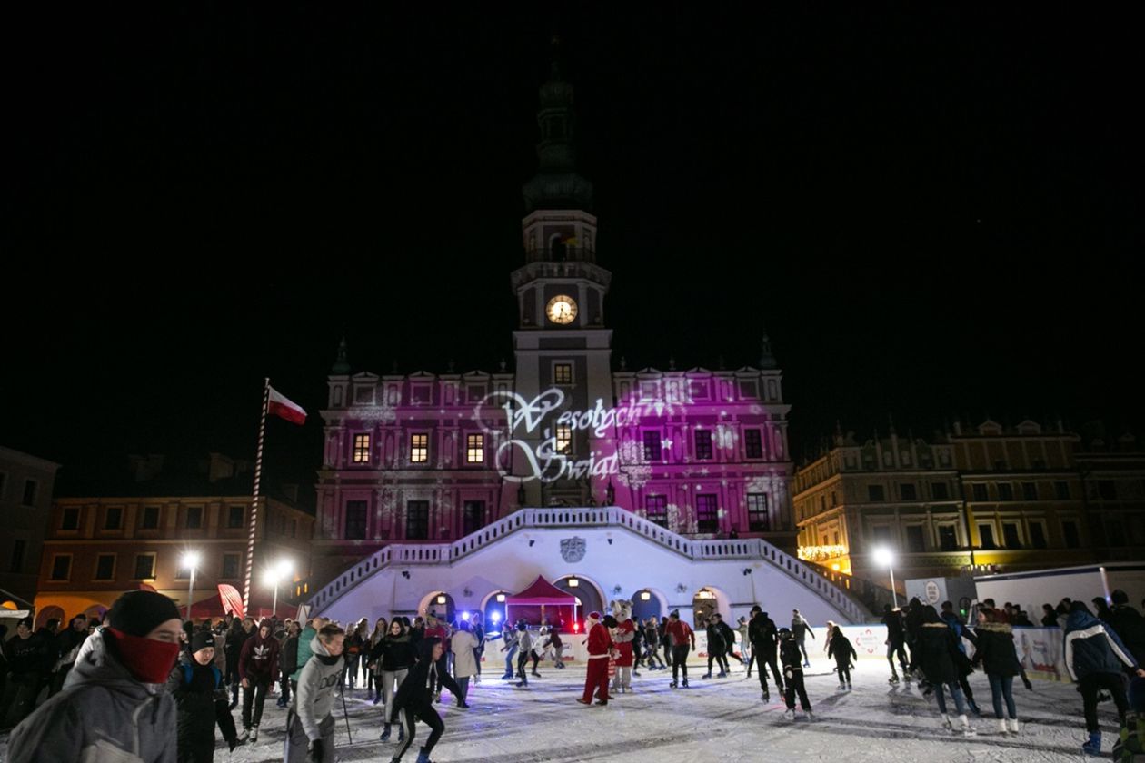  Zamość jak z bajki. Rynek Wielki już oświetlony na święta (zdjęcie 1) - Autor: Kazimierz Chmiel