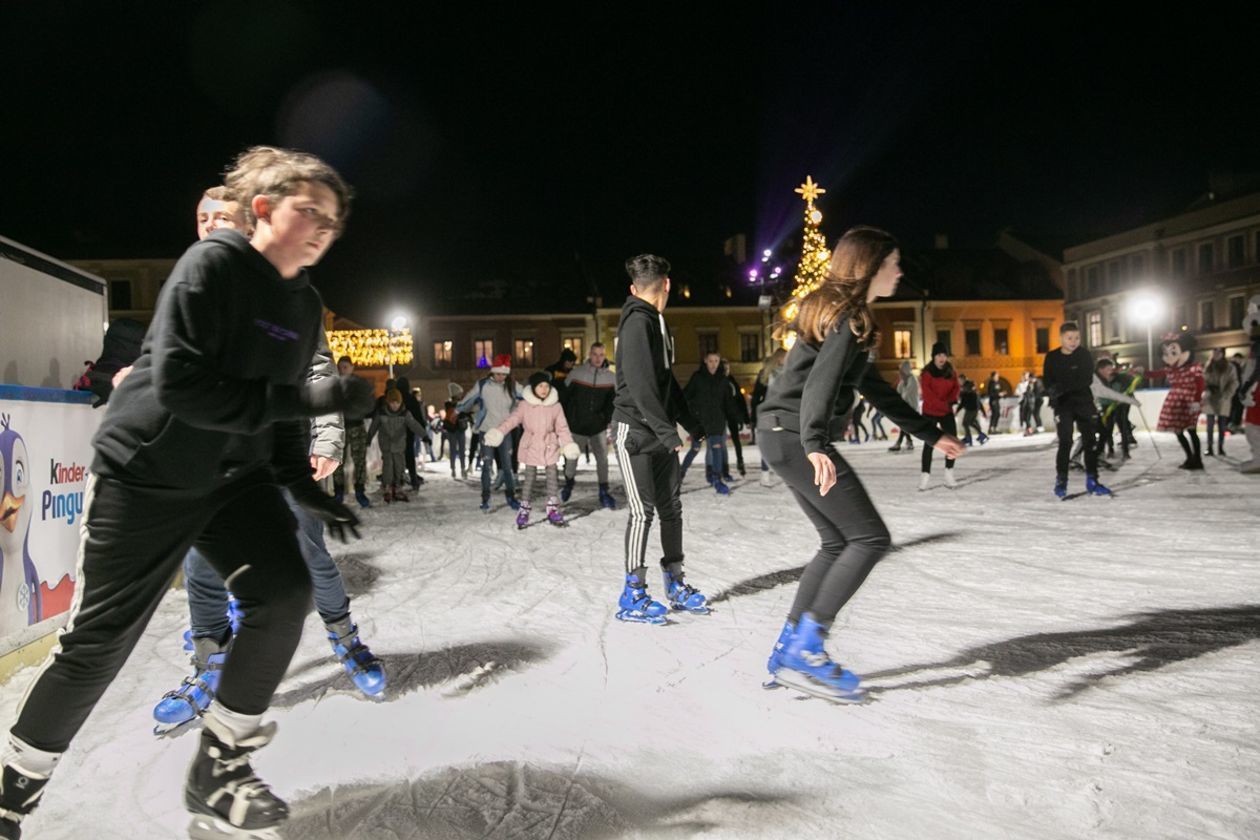  Zamość jak z bajki. Rynek Wielki już oświetlony na święta (zdjęcie 1) - Autor: Kazimierz Chmiel