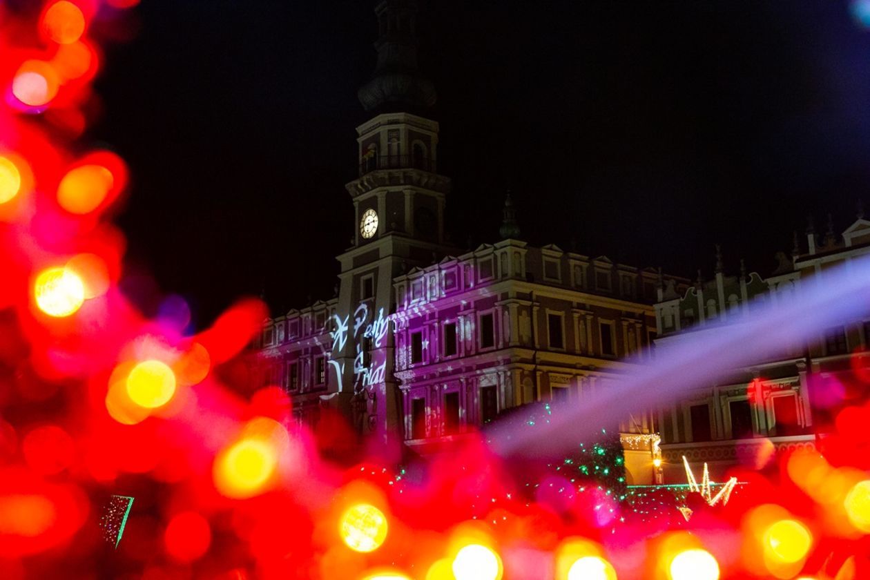  Zamość jak z bajki. Rynek Wielki już oświetlony na święta (zdjęcie 1) - Autor: Kazimierz Chmiel