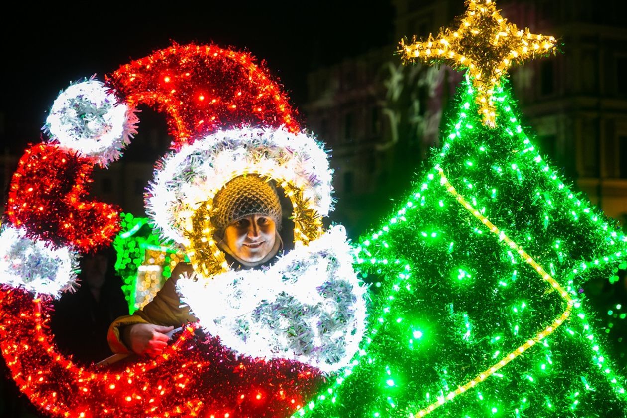  Zamość jak z bajki. Rynek Wielki już oświetlony na święta (zdjęcie 1) - Autor: Kazimierz Chmiel