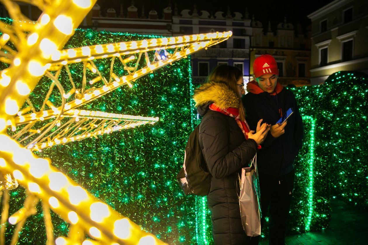  Zamość jak z bajki. Rynek Wielki już oświetlony na święta (zdjęcie 1) - Autor: Kazimierz Chmiel