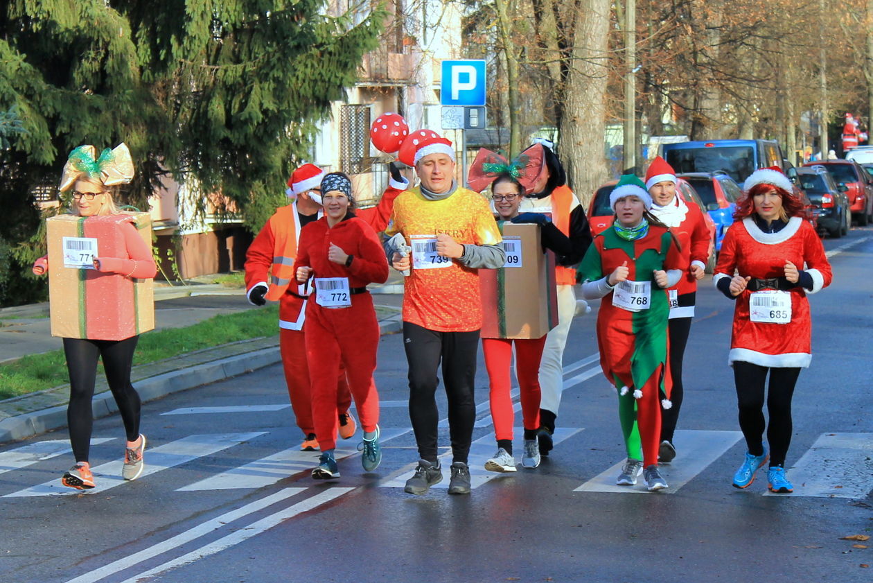  Charytatywny Bieg Mikołajów 2019 (zdjęcie 1) - Autor: Radosław Szczęch