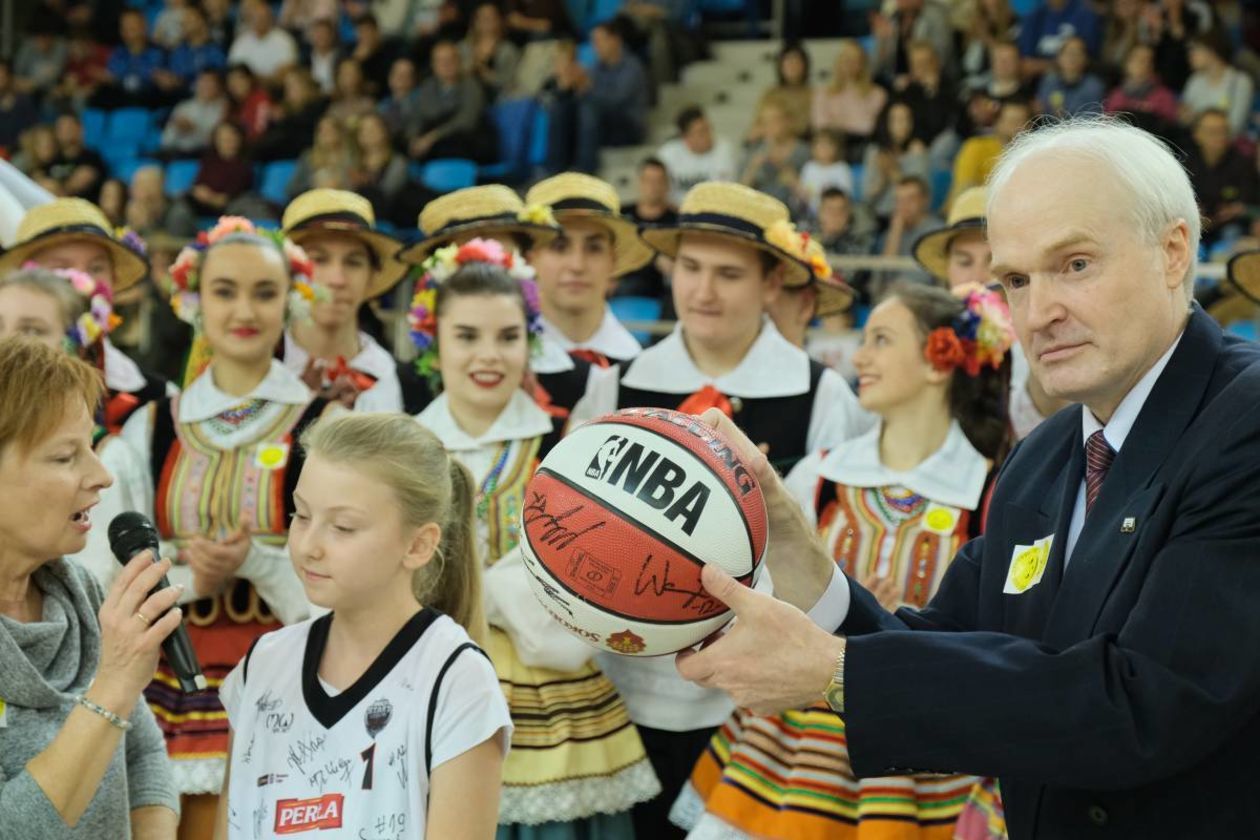  W lubelskiej hali MOSiR został rozegrany Mecz Słodkich Serc (zdjęcie 1) - Autor: Maciej Kaczanowski