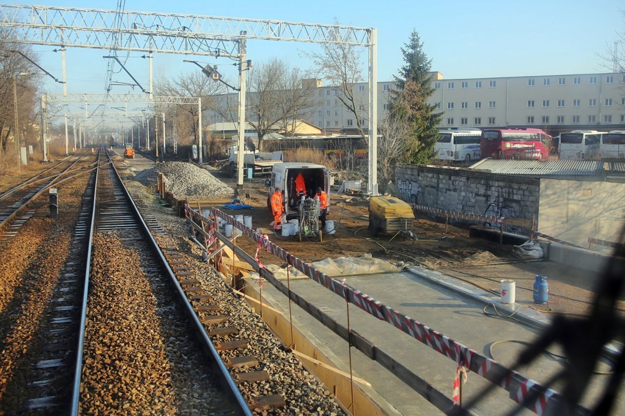  Przygotowania do wznowienia ruchu pociągów między Lublinem a Puławami (zdjęcie 1) - Autor: Piotr Michalski