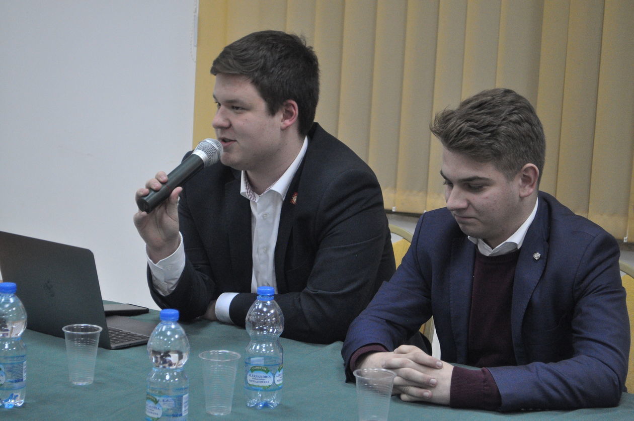 Debata lubelskich młodzieżówek partii - Autor: Dominika Tworek