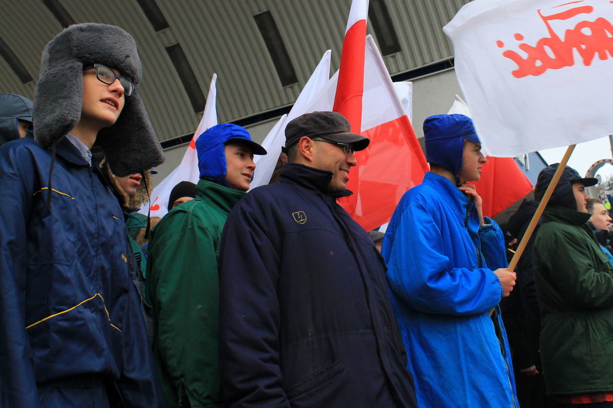  Rocznica wprowadzenia stanu wojennego. Rekonstrukcja w Puławach (zdjęcie 1) - Autor: Radosław Szczęch