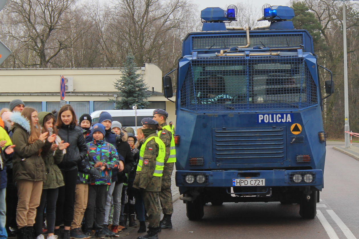  Rocznica wprowadzenia stanu wojennego. Rekonstrukcja w Puławach (zdjęcie 1) - Autor: Radosław Szczęch