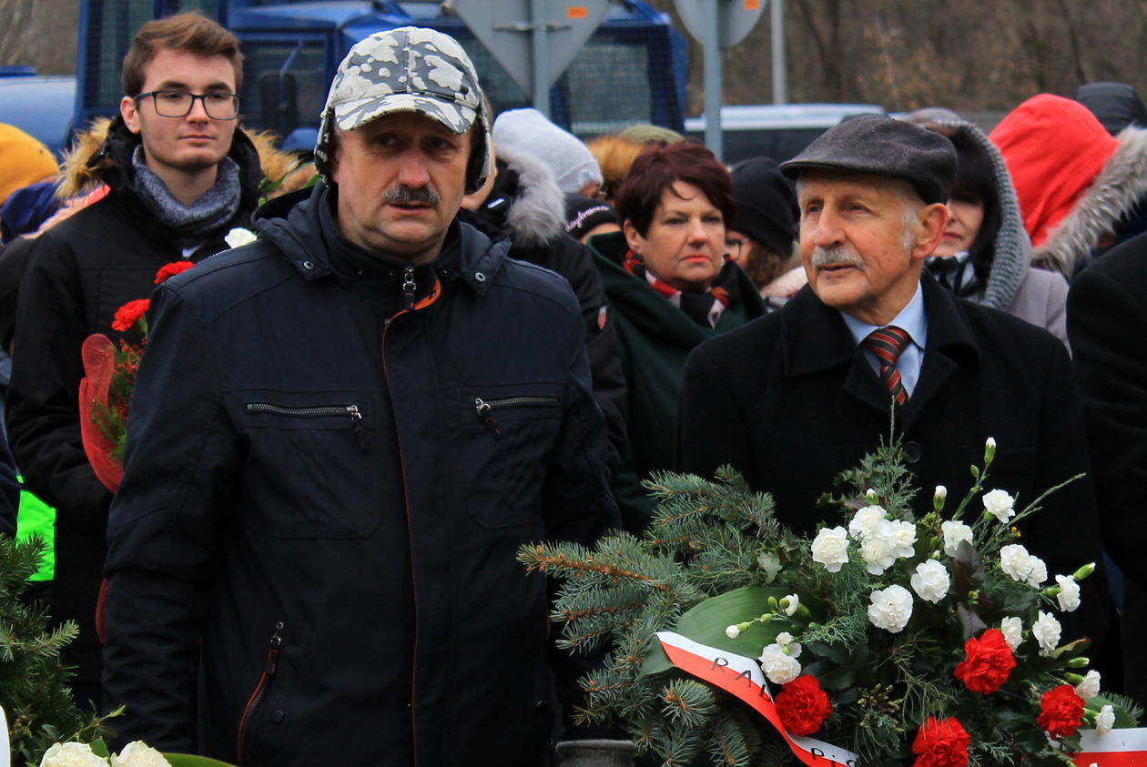  Rocznica wprowadzenia stanu wojennego. Rekonstrukcja w Puławach (zdjęcie 1) - Autor: Radosław Szczęch