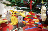 Rebuild the world, ubieranie choinki Lego w Skende Shopping  (zdjęcie 4)