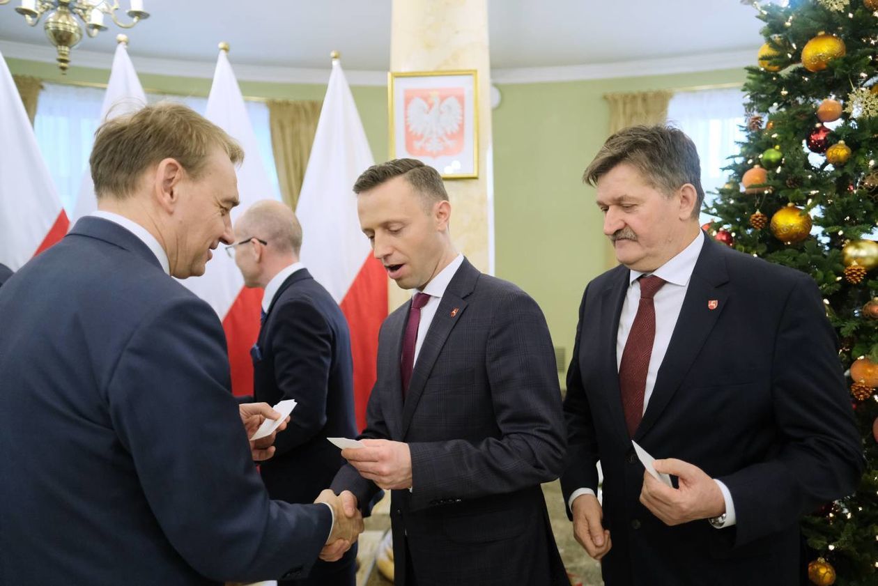  Spotkanie opłatkowe w Lubelskim Urzędzie Wojewódzkim (zdjęcie 1) - Autor: Maciej Kaczanowski