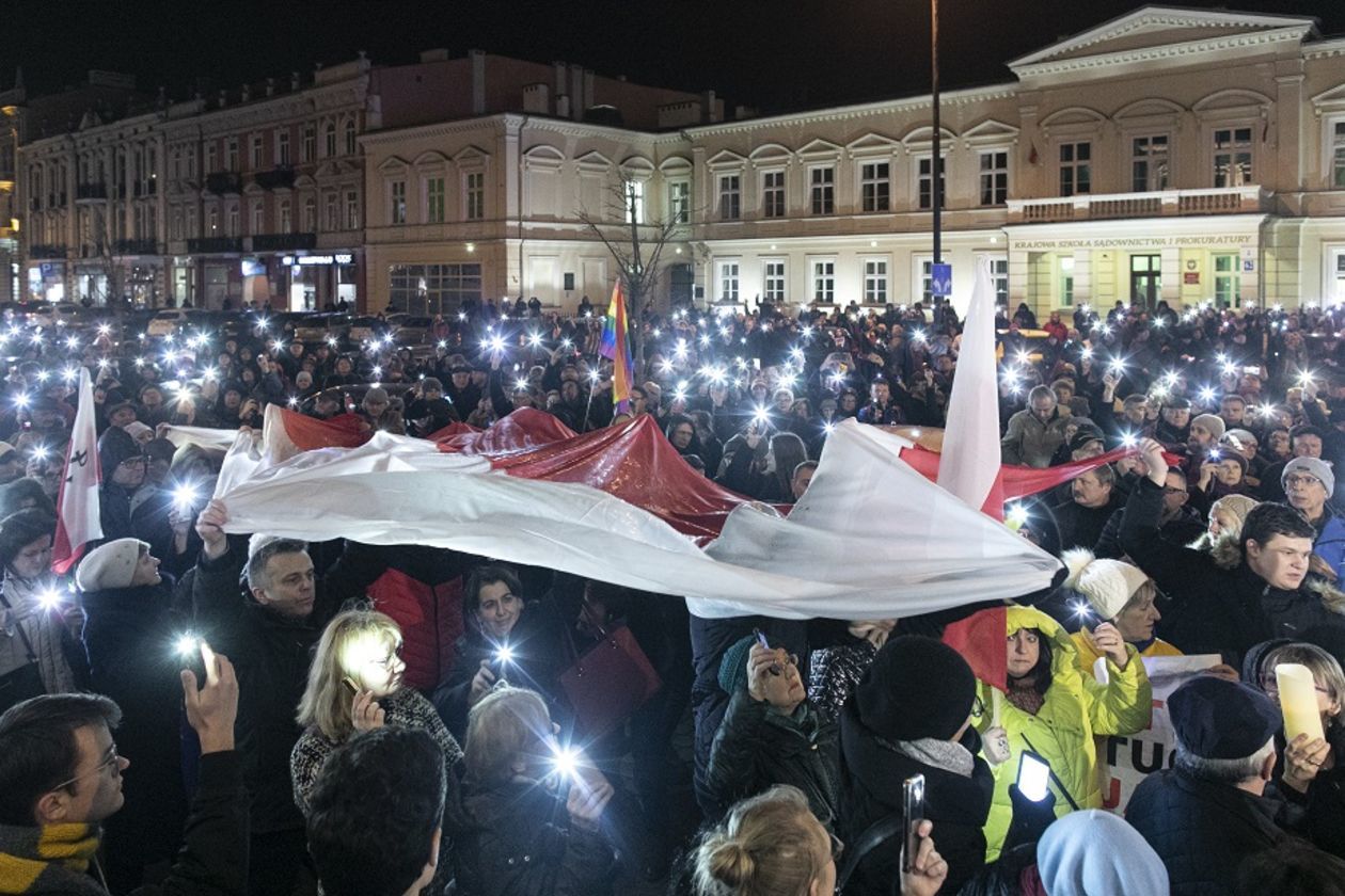 Protest w obronie sądów w Lublinie (zdjęcie 6) - Autor: Jacek Szydłowski 