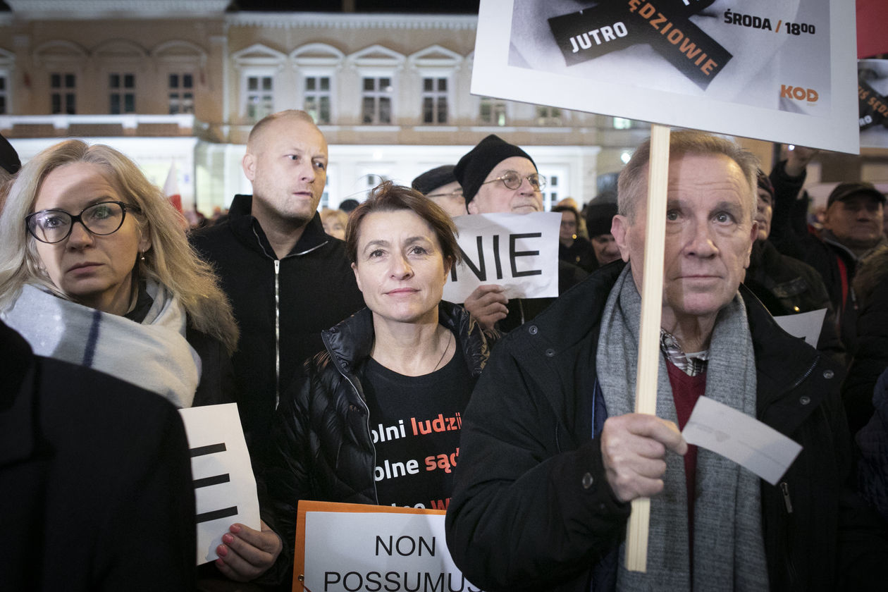  Protest w obronie sądów w Lublinie (zdjęcie 24) - Autor: Jacek Szydłowski 