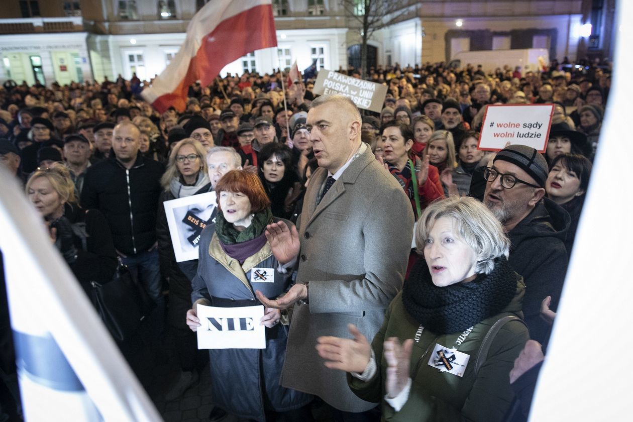  Protest w obronie sądów w Lublinie (zdjęcie 7) - Autor: Jacek Szydłowski 