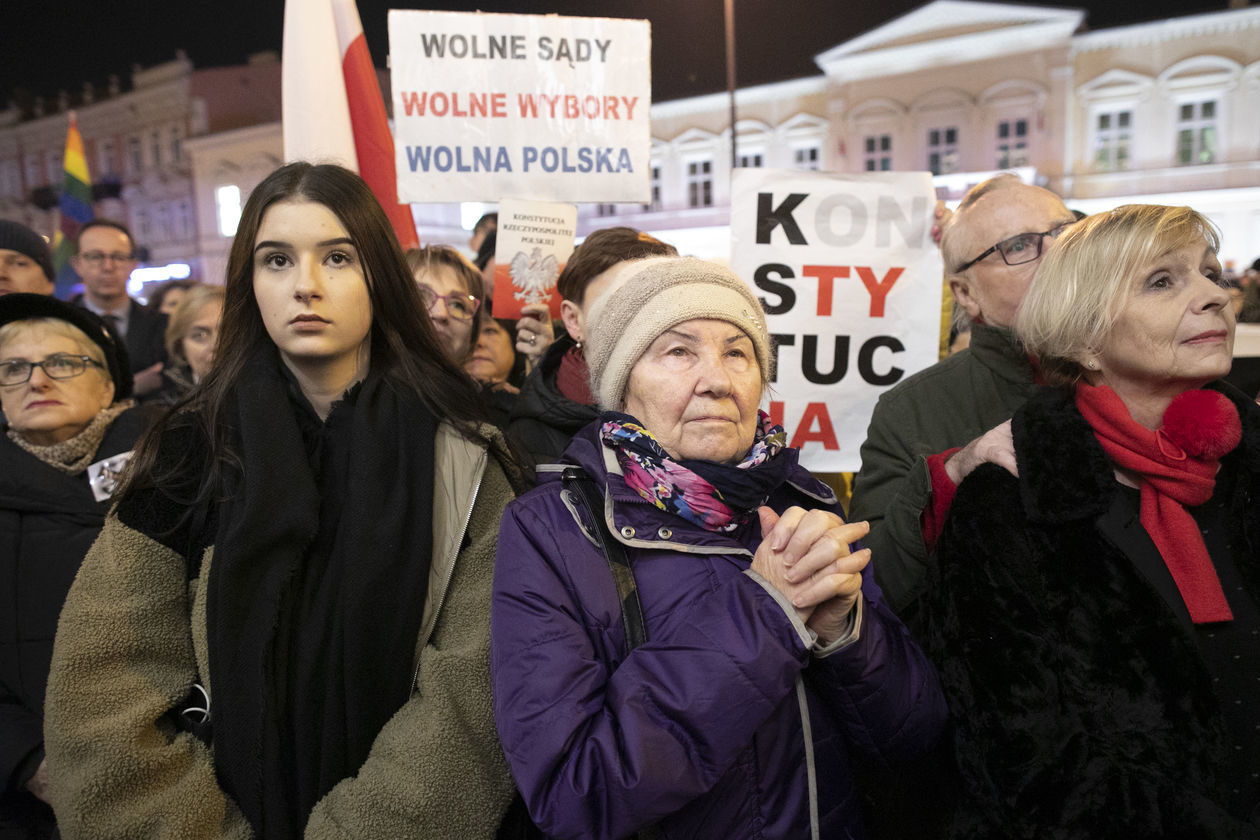  Protest w obronie sądów w Lublinie (zdjęcie 11) - Autor: Jacek Szydłowski 