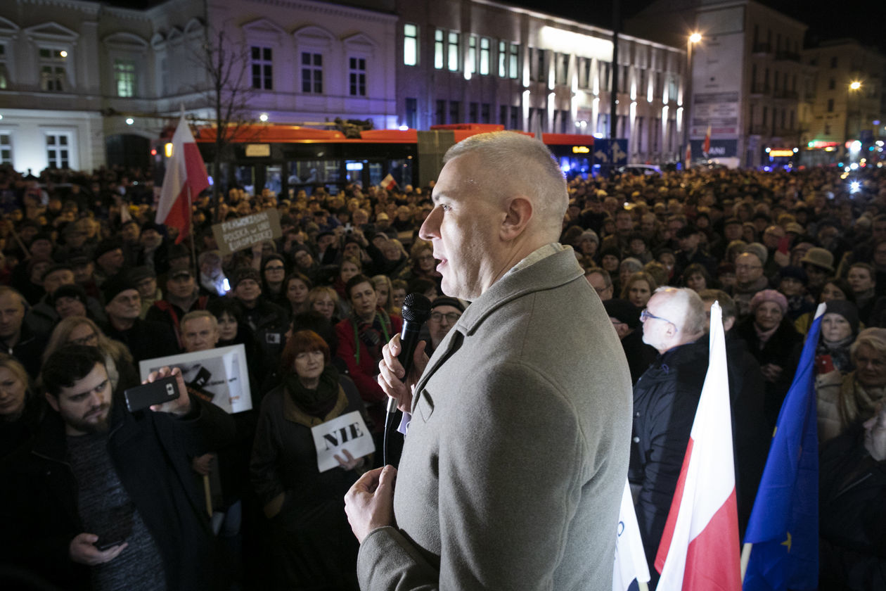  Protest w obronie sądów w Lublinie (zdjęcie 10) - Autor: Jacek Szydłowski 