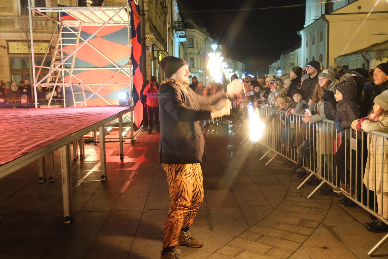  Sylwester w Lublinie. Pokaz fireshow (zdjęcie 1) - Autor: Maciej Kaczanowski