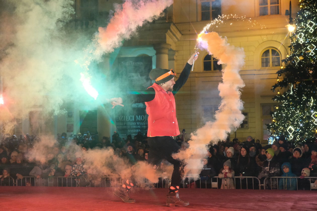  Sylwester w Lublinie. Pokaz fireshow (zdjęcie 1) - Autor: Maciej Kaczanowski