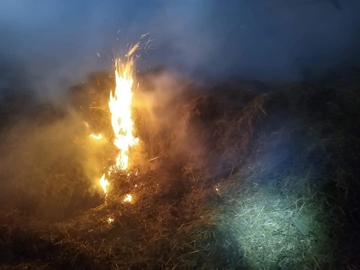 Pożar Piotrkówek (zdjęcie 5) - Autor: OSP Zakrzew