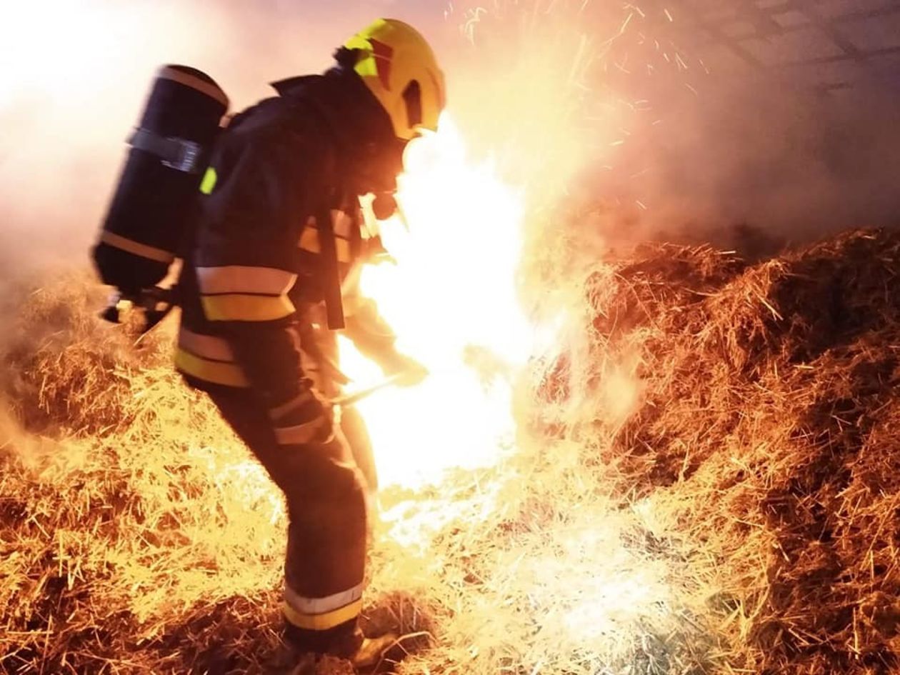  Pożar Piotrkówek (zdjęcie 9) - Autor: OSP Zakrzew