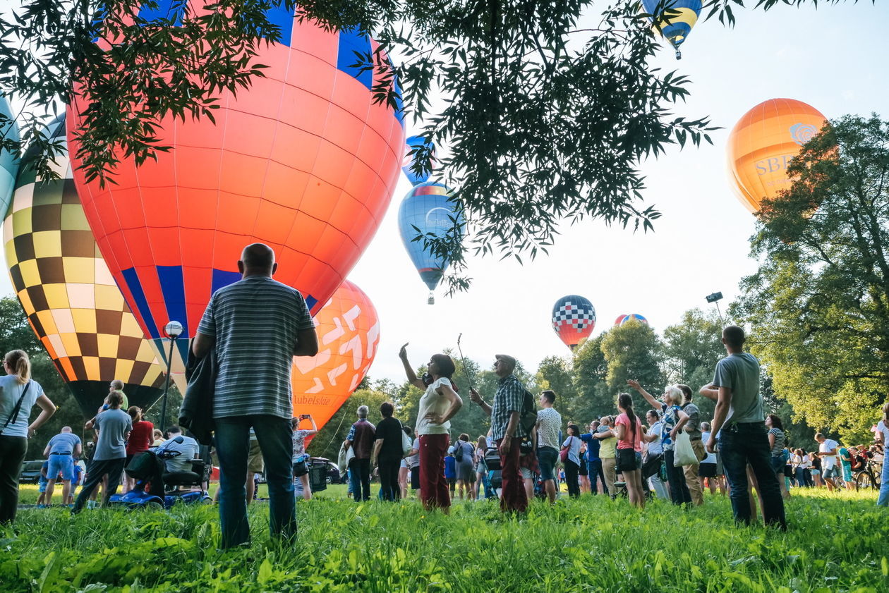  <p>16 08 2019 NALECZOW ALEJA GRABOWA PARK ZDROJOWY MISTRZOSTWA BALONOWE W NALECZOWIE</p>