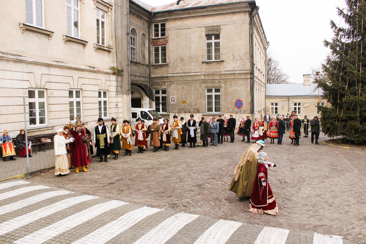  Orszak Trzech Króli w Zamościu (zdjęcie 1) - Autor: Kazimierz Chmiel