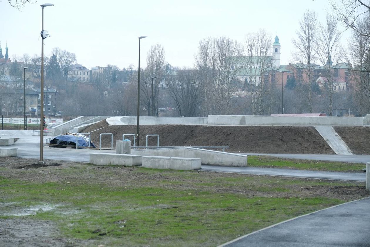  Nowy skatepark przy ul. Rusałki  (zdjęcie 1) - Autor: Maciej Kaczanowski