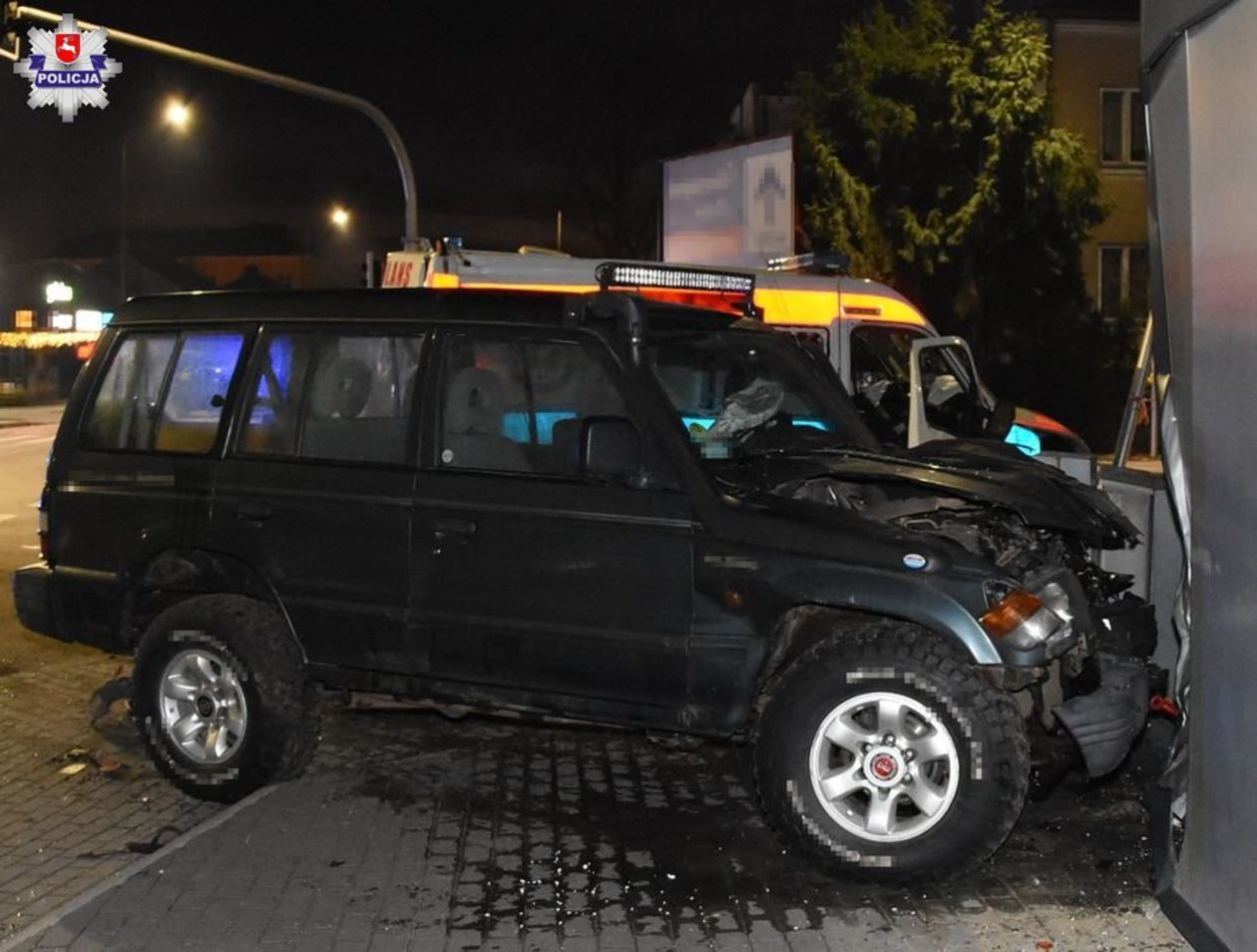  Wypadek w Biłgoraju. Karetka na sygnale zderzyła się z samochodem terenowym (zdjęcie 1) - Autor: Lubelska Policja