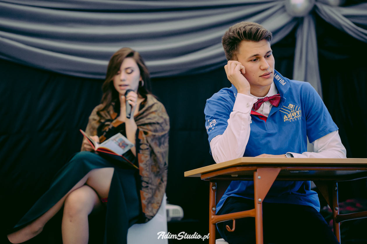  Studniówka ZSO nr 2 im. F. D. Kniaźnina w Puławach  (zdjęcie 1) - Autor: Adimstudio