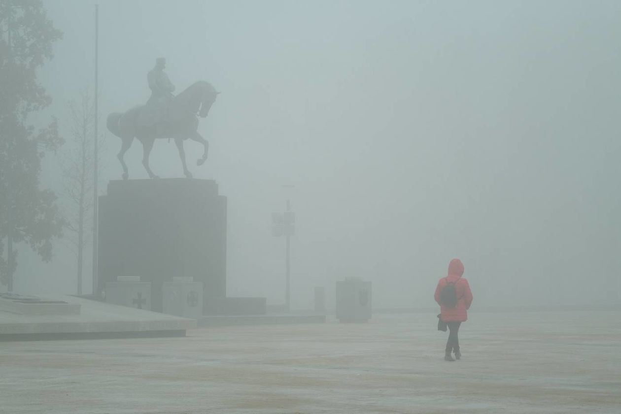  Lublin we mgle (zdjęcie 1) - Autor: Maciej Kaczanowski