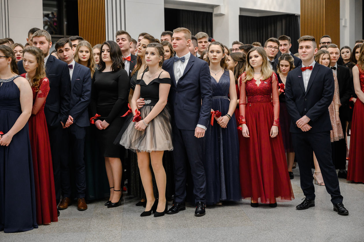  Studniówka ZST im. Marii Skłodowskiej-Curie w Puławach (zdjęcie 1) - Autor: Foto Bakinowski & Foto Stankiewicz