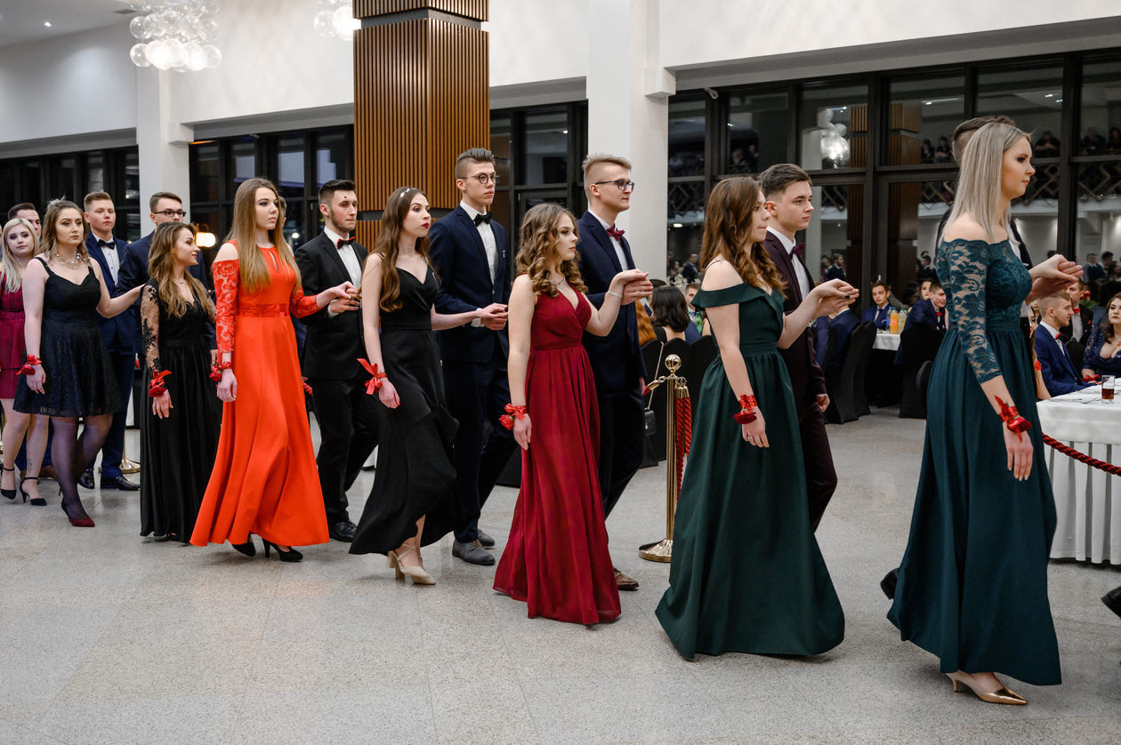  Studniówka ZST im. Marii Skłodowskiej-Curie w Puławach (zdjęcie 1) - Autor: Foto Bakinowski & Foto Stankiewicz