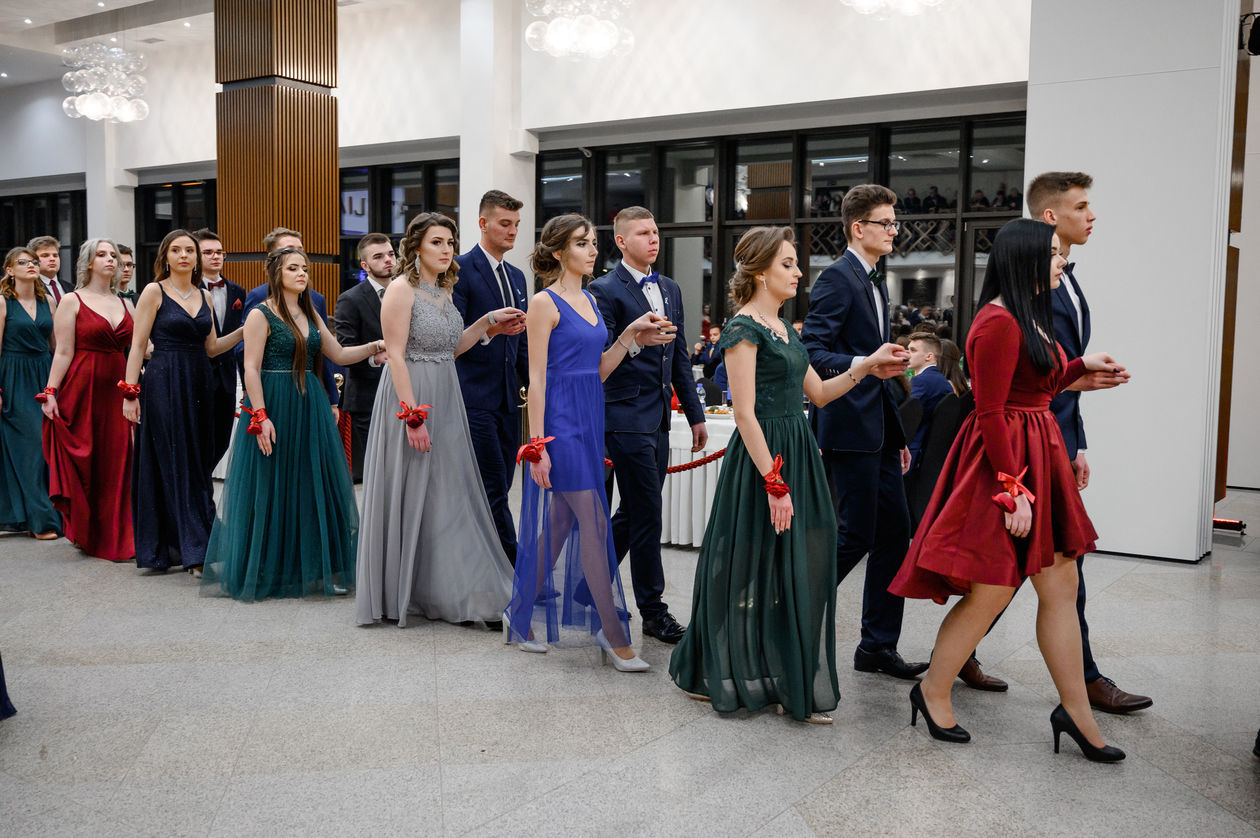  Studniówka ZST im. Marii Skłodowskiej-Curie w Puławach (zdjęcie 1) - Autor: Foto Bakinowski & Foto Stankiewicz