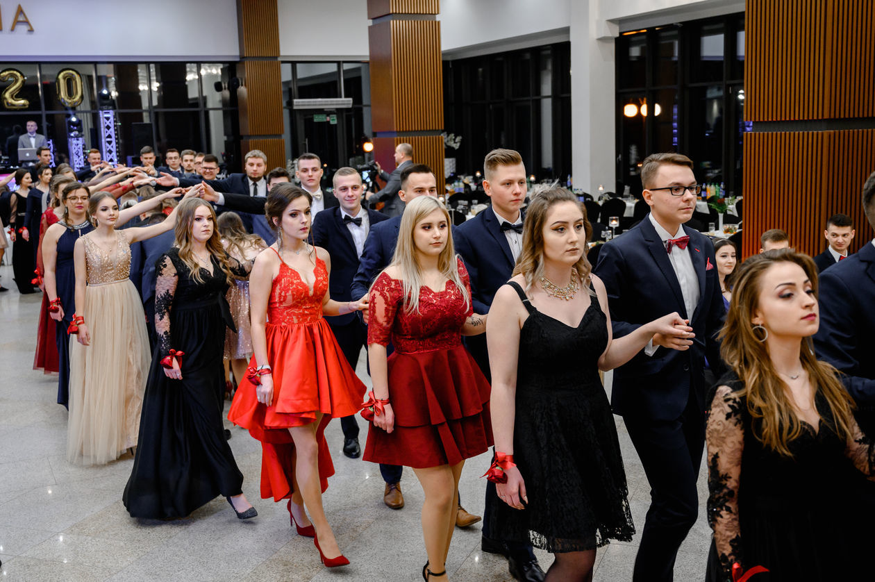  Studniówka ZST im. Marii Skłodowskiej-Curie w Puławach (zdjęcie 1) - Autor: Foto Bakinowski & Foto Stankiewicz