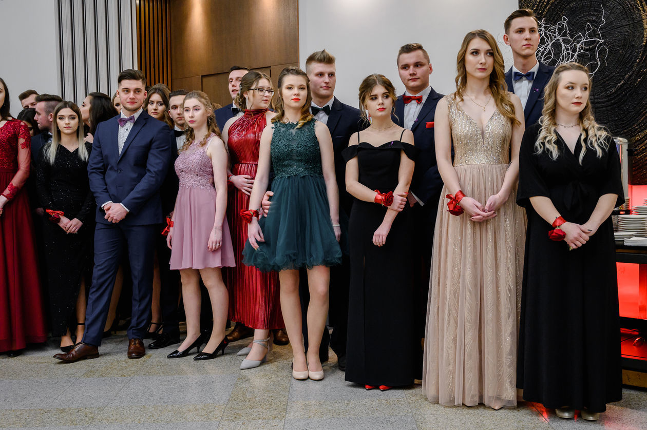  Studniówka ZST im. Marii Skłodowskiej-Curie w Puławach (zdjęcie 1) - Autor: Foto Bakinowski & Foto Stankiewicz