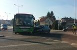 Autobus MPK zderzył się z samochodem na ul. Węglarza (zdjęcie 2)