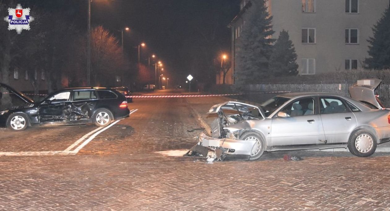  Wypadek na skrzyżowaniu w Biłgoraju (zdjęcie 1) - Autor: Policja