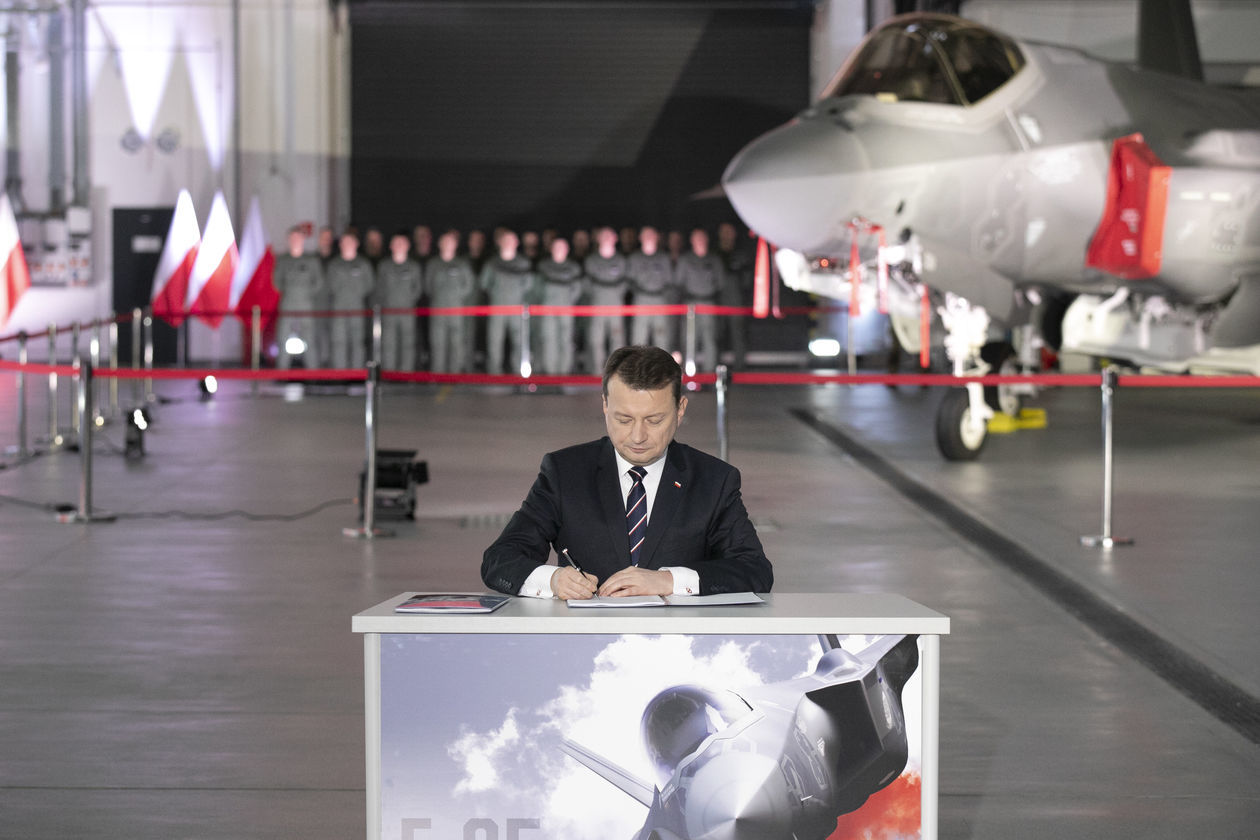  Podpisanie umowy na zakup myśliwców F-35A (zdjęcie 1) - Autor: Jacek Szydłowski