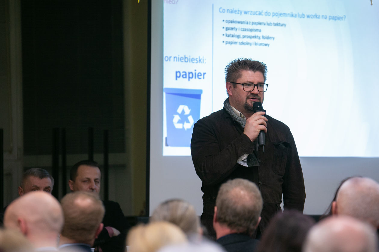  Konsultacje społeczne w sprawie opłat za śmieci w Zamościu (zdjęcie 1) - Autor: Kazimierz Chmiel