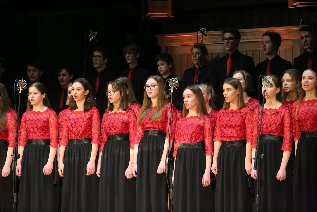  Spełniając marzenia - koncert Piotra Selima i Chórów Akademos (zdjęcie 1) - Autor: Piotr Michalski