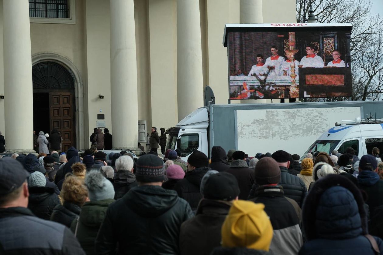  Pogrzeb Romualda Lipki w archikatedrze lubelskiej (zdjęcie 1) - Autor: Maciej Kaczanowski