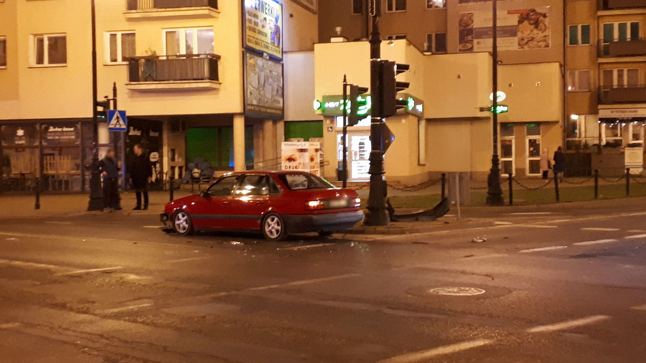  Kolizja na skrzyżowaniu ul. Narutowicza i Okopowej w Lublinie (zdjęcie 1) - Autor: Krzysztof Mazur