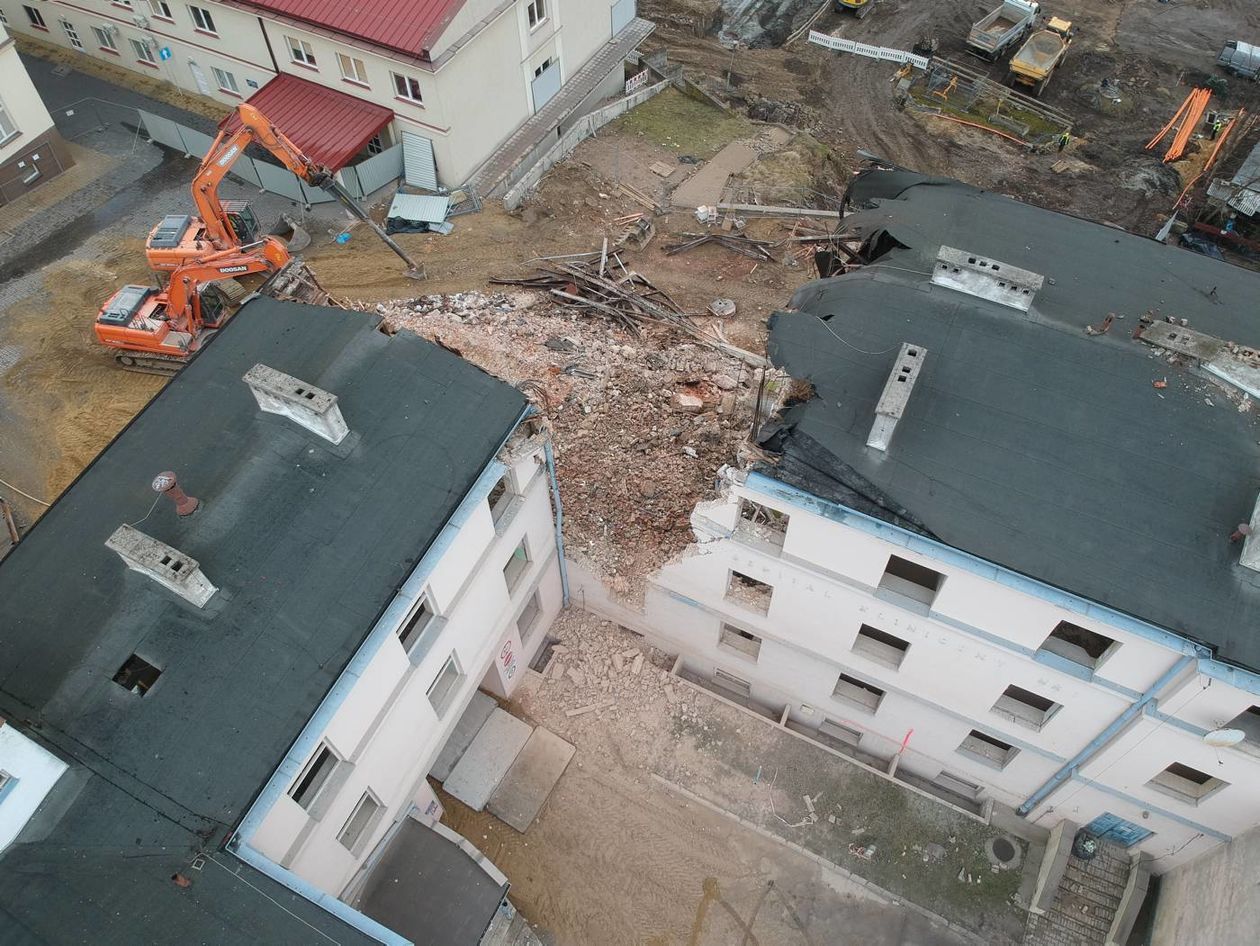  Wyburzanie budynków szpitala przy ulicy Staszica w Lublinie (zdjęcie 1) - Autor: Maciej Kaczanowski