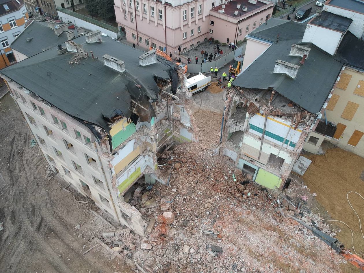  Wyburzanie budynków szpitala przy ulicy Staszica w Lublinie (zdjęcie 1) - Autor: Maciej Kaczanowski
