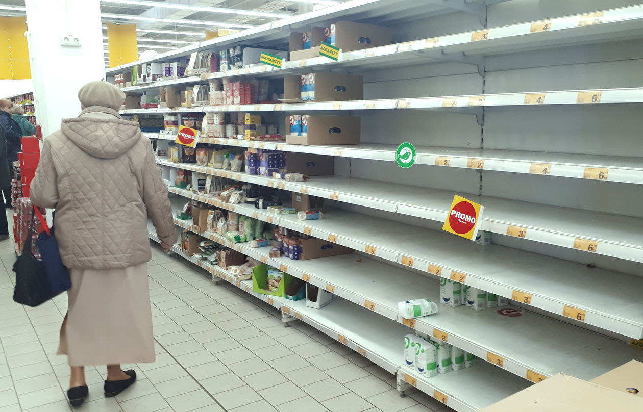  Puste półki w sklepach w Lublinie (zdjęcie 1) - Autor: Maciej Kaczanowski